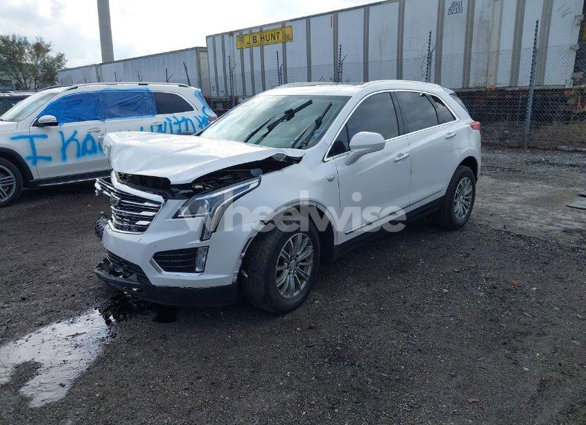 Photo 2 of 2019 Cadillac Xt5 LUXURY (VIN 1GYKNDRS8KZ181735)