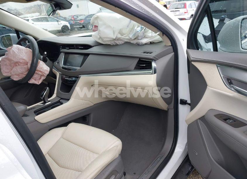 Photo 5 of 2019 Cadillac Xt5 LUXURY (VIN 1GYKNDRS8KZ181735)