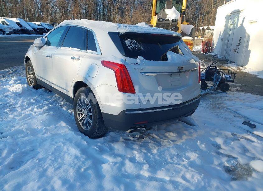 Photo 3 of 2019 Cadillac Xt5 LUXURY (VIN 1GYKNDRS8KZ207654)