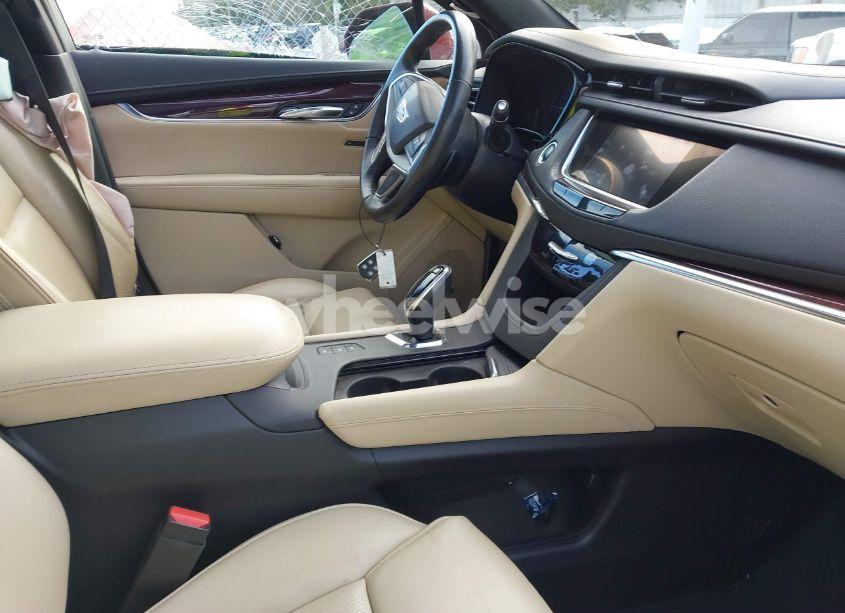 Photo 5 of 2017 Cadillac Xt5 LUXURY (VIN 1GYKNDRS9HZ222351)