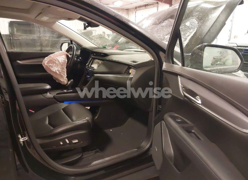 Photo 5 of 2017 Cadillac Xt5 LUXURY (VIN 1GYKNDRS9HZ319825)