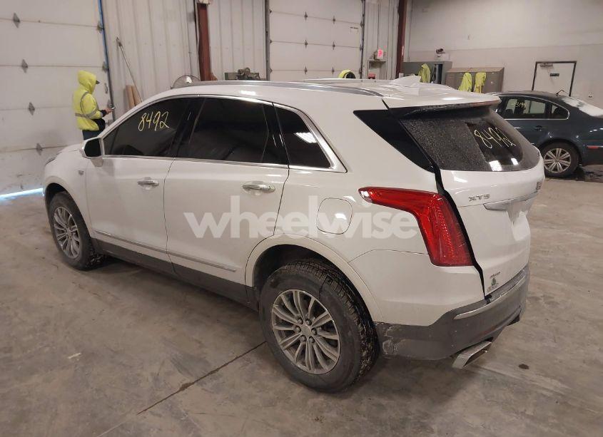Photo 3 of 2019 Cadillac Xt5 LUXURY (VIN 1GYKNDRS9KZ199788)