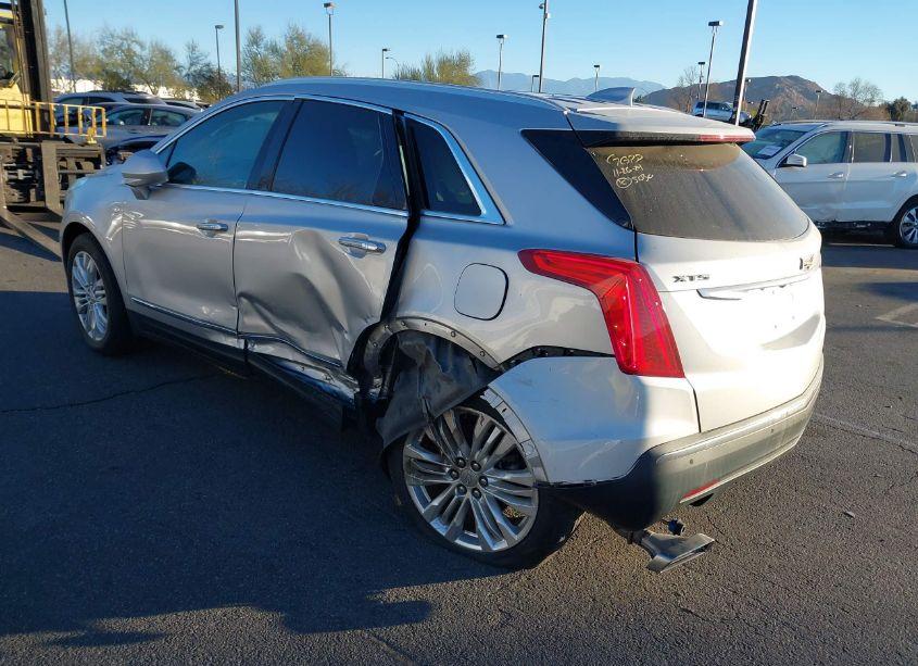 Photo 3 of 2019 Cadillac Xt5 PREMIUM LUXURY (VIN 1GYKNERS1KZ214581)