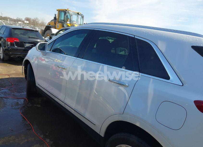 Photo 14 of 2018 Cadillac Xt5 PREMIUM LUXURY (VIN 1GYKNERS2JZ176146)