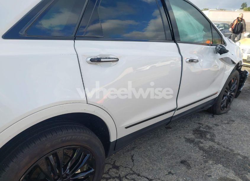 Photo 19 of 2019 Cadillac Xt5 PREMIUM LUXURY (VIN 1GYKNERS2KZ219000)