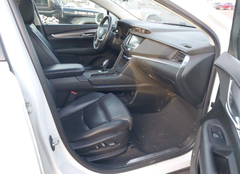 Photo 5 of 2017 Cadillac Xt5 PREMIUM LUXURY (VIN 1GYKNERS5HZ116503)