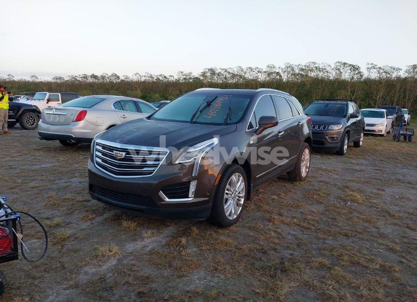 Photo 2 of 2019 Cadillac Xt5 PREMIUM LUXURY (VIN 1GYKNERS6KZ152904)