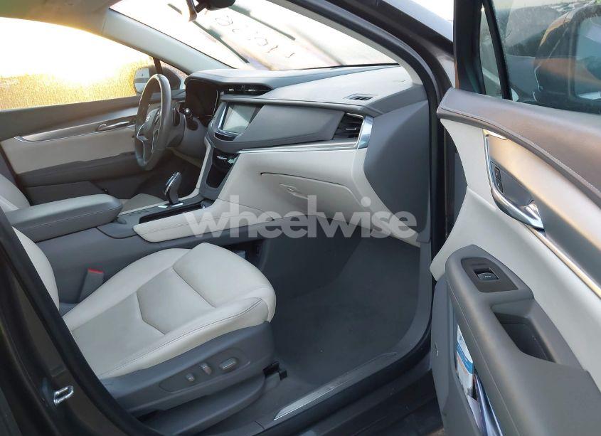 Photo 5 of 2019 Cadillac Xt5 PREMIUM LUXURY (VIN 1GYKNERS6KZ152904)