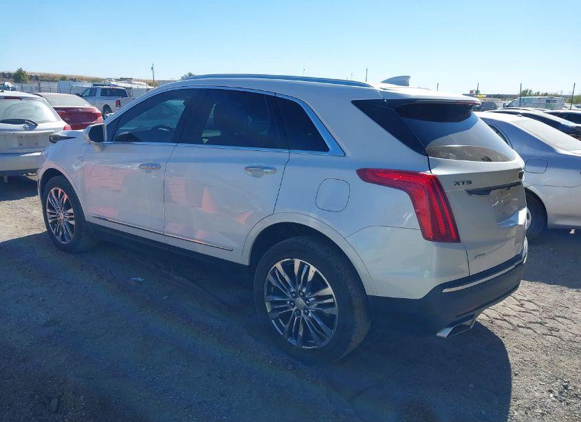 Photo 3 of 2017 Cadillac Xt5 PREMIUM LUXURY (VIN 1GYKNERS7HZ139751)