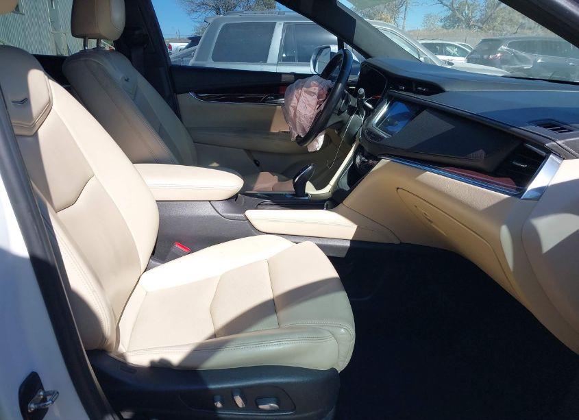 Photo 5 of 2017 Cadillac Xt5 PREMIUM LUXURY (VIN 1GYKNERS7HZ139751)