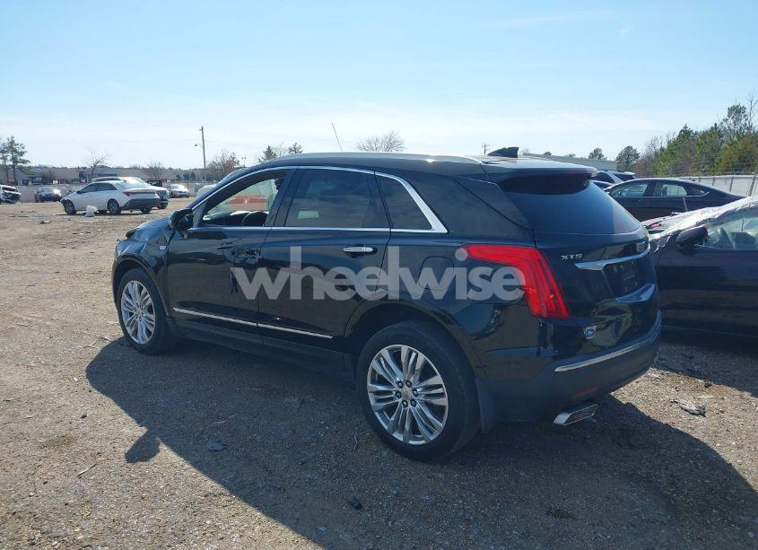 Photo 3 of 2018 Cadillac Xt5 PREMIUM LUXURY (VIN 1GYKNERS7JZ129503)