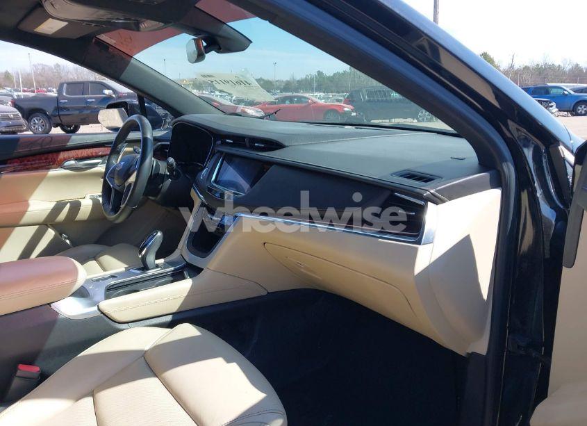 Photo 5 of 2018 Cadillac Xt5 PREMIUM LUXURY (VIN 1GYKNERS7JZ129503)