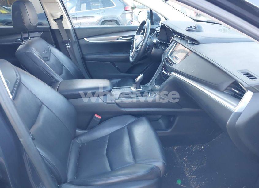 Photo 5 of 2018 Cadillac Xt5 PREMIUM LUXURY (VIN 1GYKNERS7JZ230833)