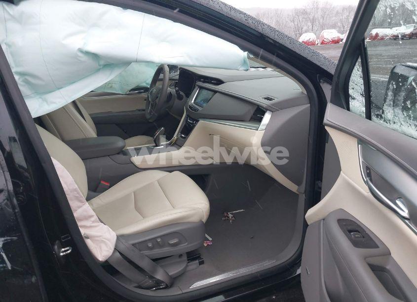 Photo 5 of 2018 Cadillac Xt5 PREMIUM LUXURY (VIN 1GYKNFRS1JZ124674)