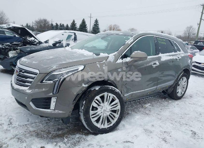 Photo 2 of 2018 Cadillac Xt5 PREMIUM LUXURY (VIN 1GYKNFRS1JZ130037)