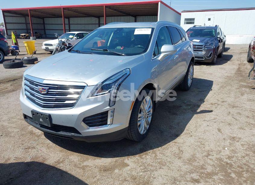 Photo 2 of 2019 Cadillac Xt5 PREMIUM LUXURY (VIN 1GYKNFRS1KZ125549)