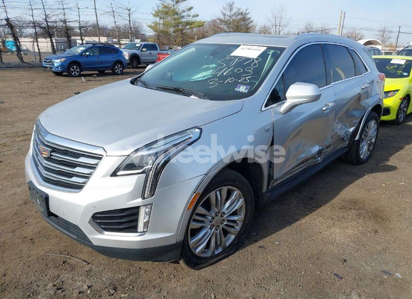 Photo 2 of 2019 Cadillac Xt5 PREMIUM LUXURY (VIN 1GYKNFRS2KZ227166)