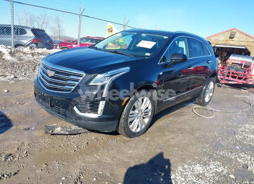Photo 2 of 2018 Cadillac Xt5 PREMIUM LUXURY (VIN 1GYKNFRS5JZ121731)