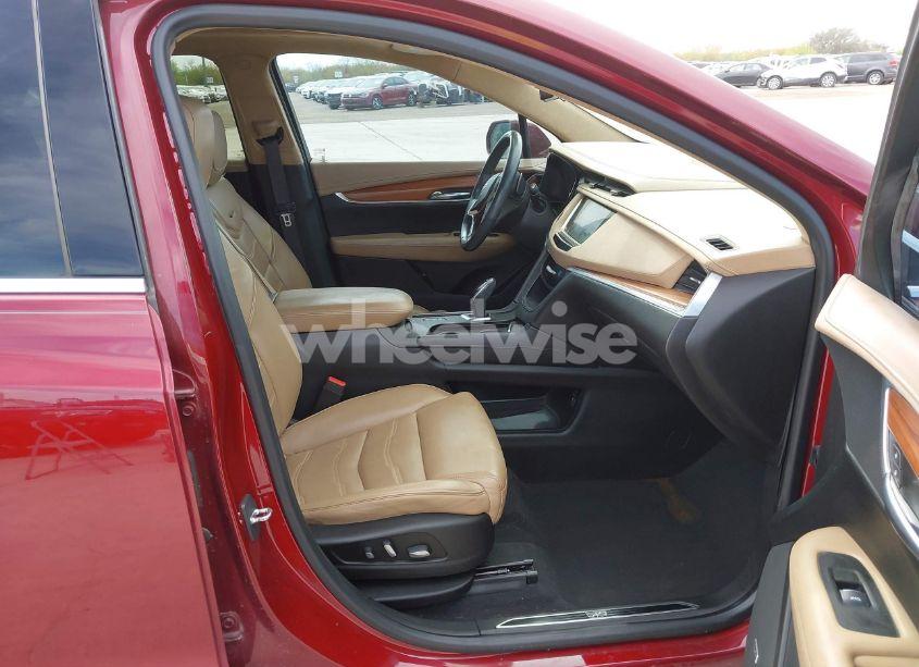 Photo 5 of 2017 Cadillac Xt5 PLATINUM (VIN 1GYKNFRS9HZ126747)