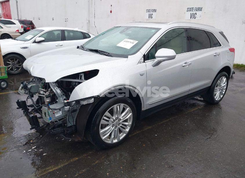 Photo 2 of 2019 Cadillac Xt5 PREMIUM LUXURY AWD (VIN 1GYKNFRS9KZ290183)
