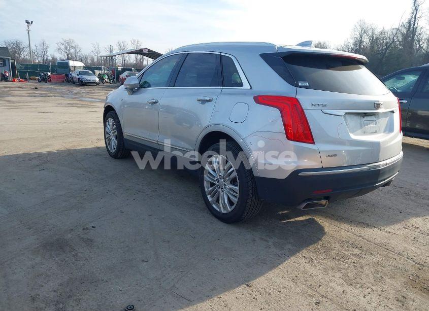 Photo 3 of 2018 Cadillac Xt5 PREMIUM LUXURY (VIN 1GYKNFRSXJZ143093)