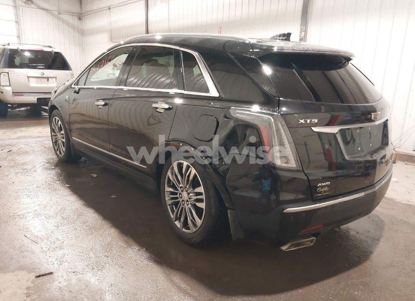 Photo 3 of 2019 Cadillac Xt5 PREMIUM LUXURY (VIN 1GYKNFRSXKZ189590)