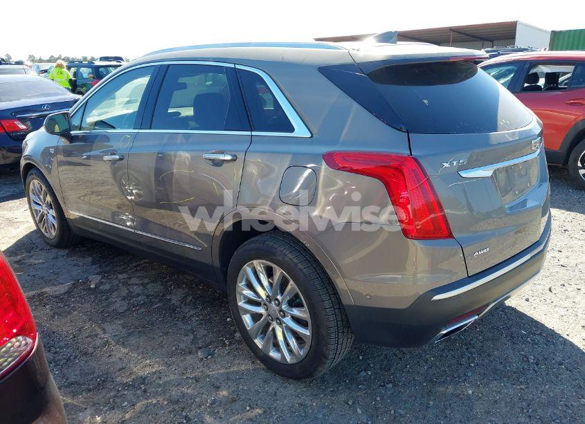 Photo 3 of 2018 Cadillac Xt5 PLATINUM (VIN 1GYKNGRS2JZ123992)
