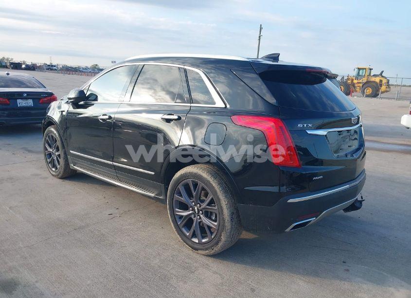 Photo 3 of 2018 Cadillac Xt5 PLATINUM (VIN 1GYKNGRS2JZ172576)