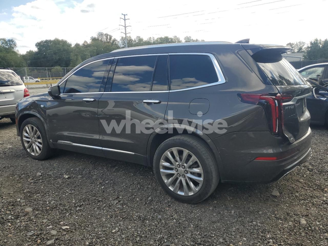 Photo 2 of 2020 CADILLAC XT6 PREMIUM LUXURY (VIN 1GYKPDRS7LZ173279)
