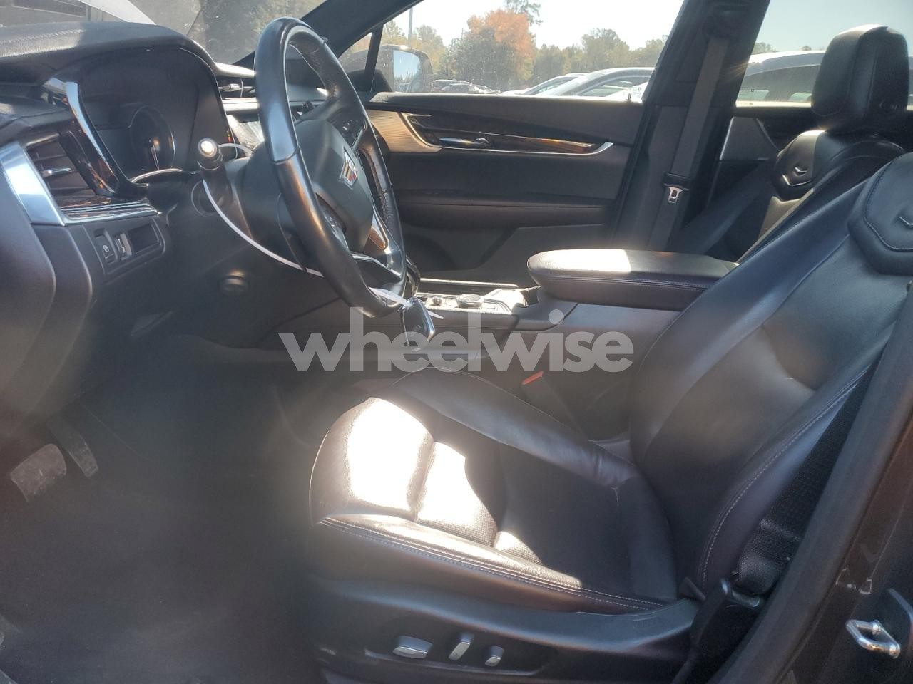 Photo 7 of 2020 CADILLAC XT6 PREMIUM LUXURY (VIN 1GYKPDRS7LZ173279)