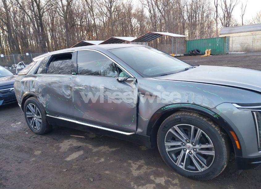 Photo 6 of 2023 Cadillac Lyriq RWD LUXURY (VIN 1GYKPMRKXPZ002452)