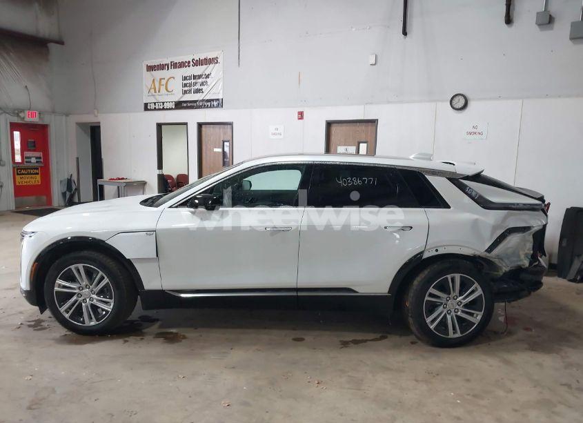 Photo 14 of 2024 Cadillac Lyriq TECH W/1SA (VIN 1GYKPMRL1RZ104220)