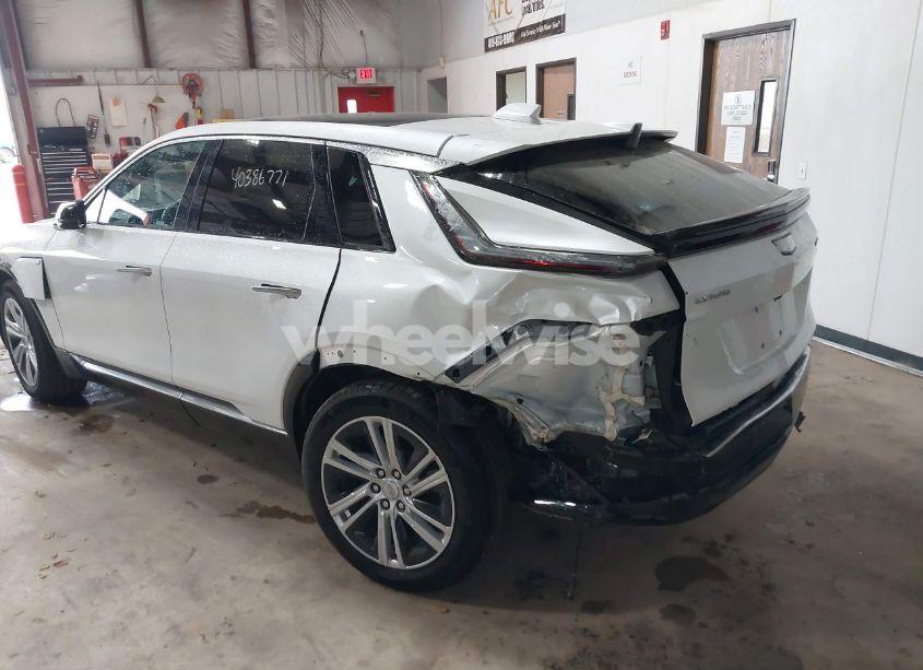 Photo 6 of 2024 Cadillac Lyriq TECH W/1SA (VIN 1GYKPMRL1RZ104220)