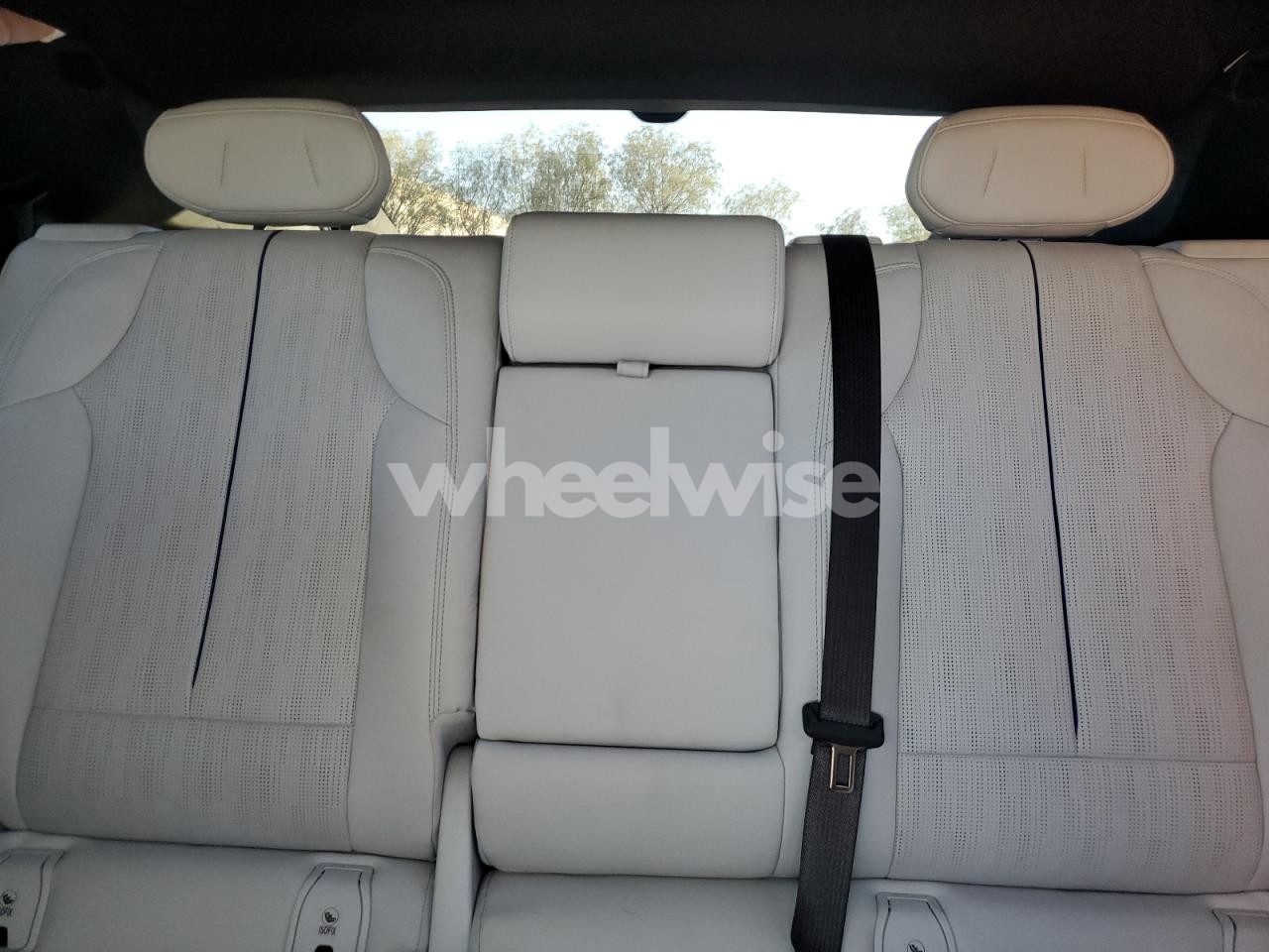 Photo 10 of 2024 CADILLAC LYRIQ LUXURY N/A (VIN 1GYKPPRL6RZ121094)