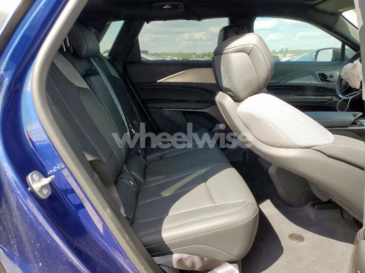 Photo 11 of 2024 CADILLAC LYRIQ TECH (VIN 1GYKPVRL8RZ113857)