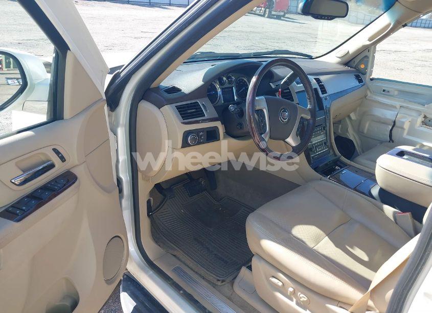 Photo 5 of 2012 Cadillac Escalade LUXURY (VIN 1GYS3BEF7CR120087)