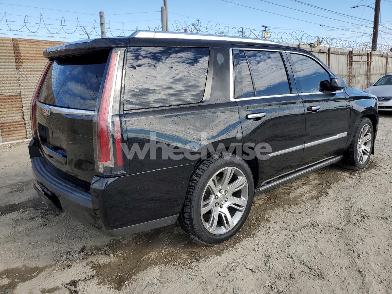 Photo 3 of 2015 CADILLAC ESCALADE PREMIUM (VIN 1GYS3CKJ4FR308505)