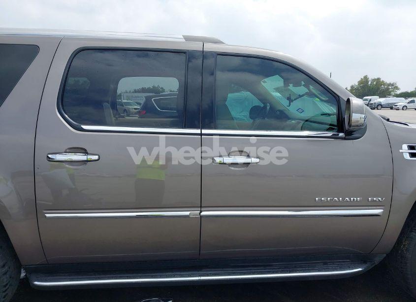 Photo 14 of 2013 Cadillac Escalade ESV LUXURY (VIN 1GYS3HEF8DR135928)