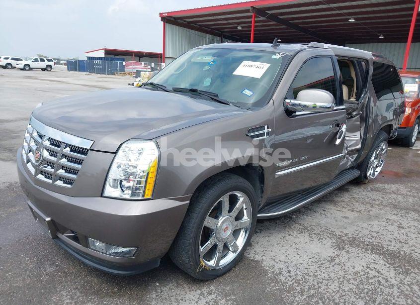 Photo 2 of 2013 Cadillac Escalade ESV LUXURY (VIN 1GYS3HEF8DR135928)