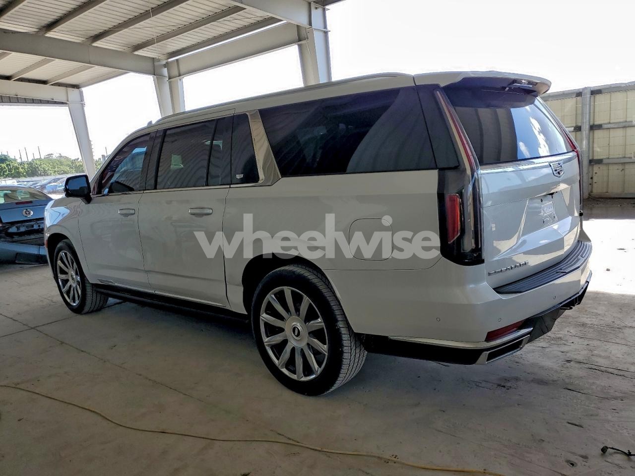 Photo 2 of 2022 CADILLAC ESCALADE ESV PREMIUM LUXURY PLATINUM (VIN 1GYS3MKL9NR124893)