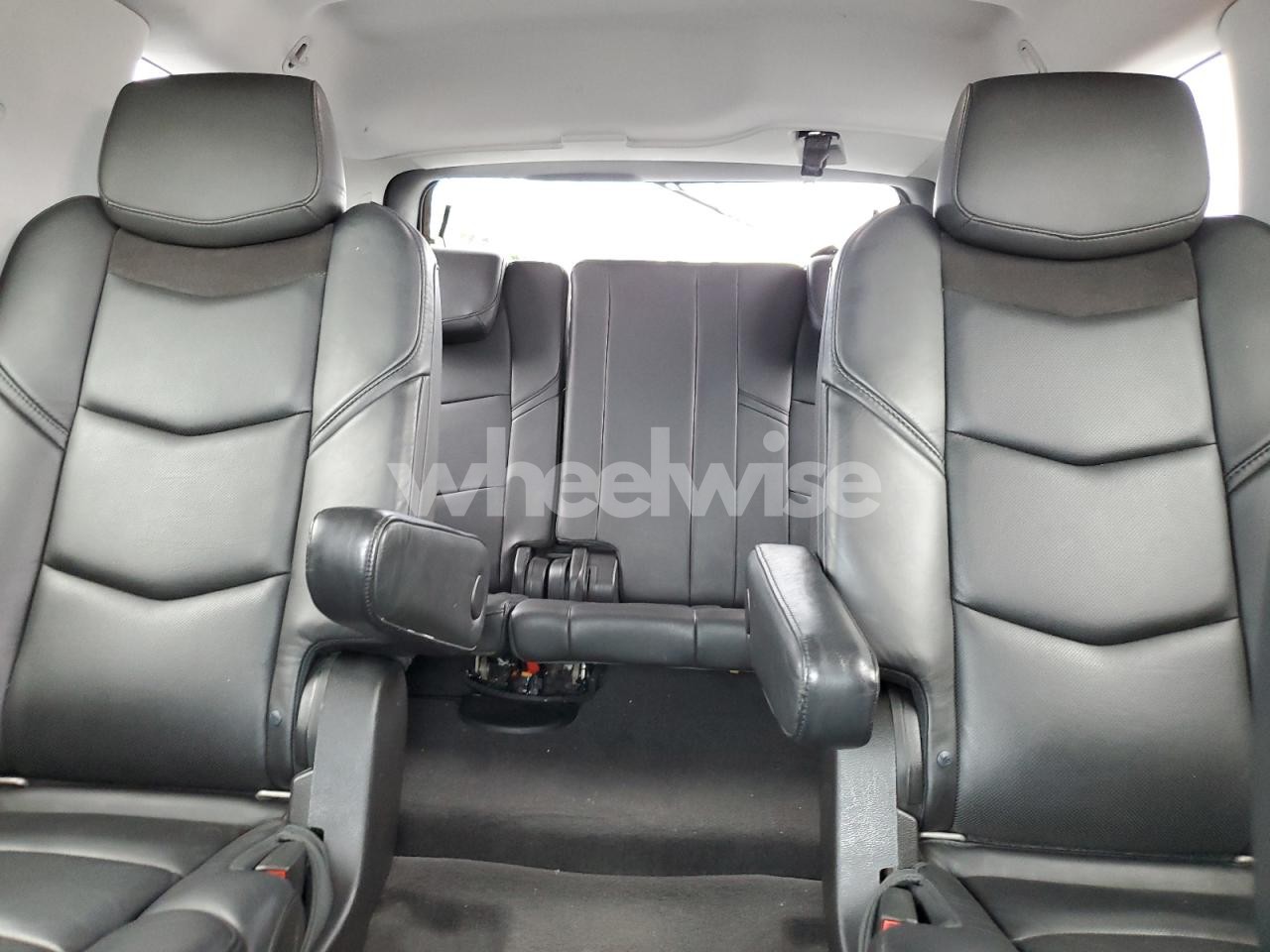 Photo 10 of 2015 CADILLAC ESCALADE LUXURY (VIN 1GYS4BKJ8FR227238)