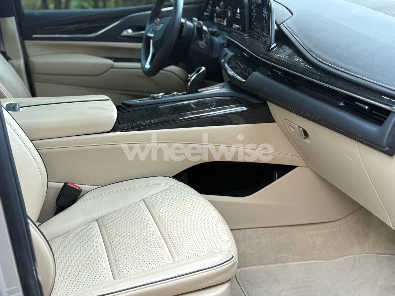 Photo 5 of 2024 CADILLAC ESCALADE PREMIUM LUXURY (VIN 1GYS4BKL9RR241428)