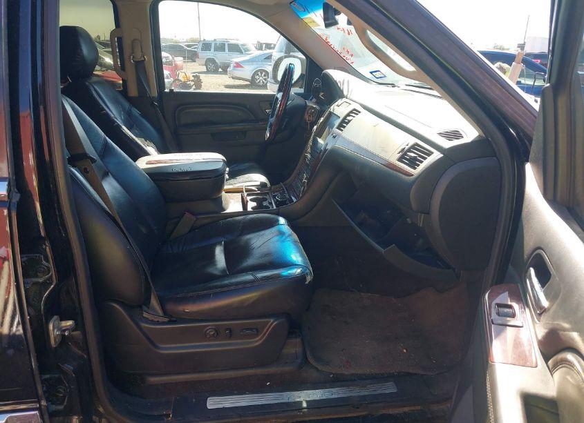 Photo 5 of 2011 Cadillac Escalade PREMIUM (VIN 1GYS4CEF5BR321648)