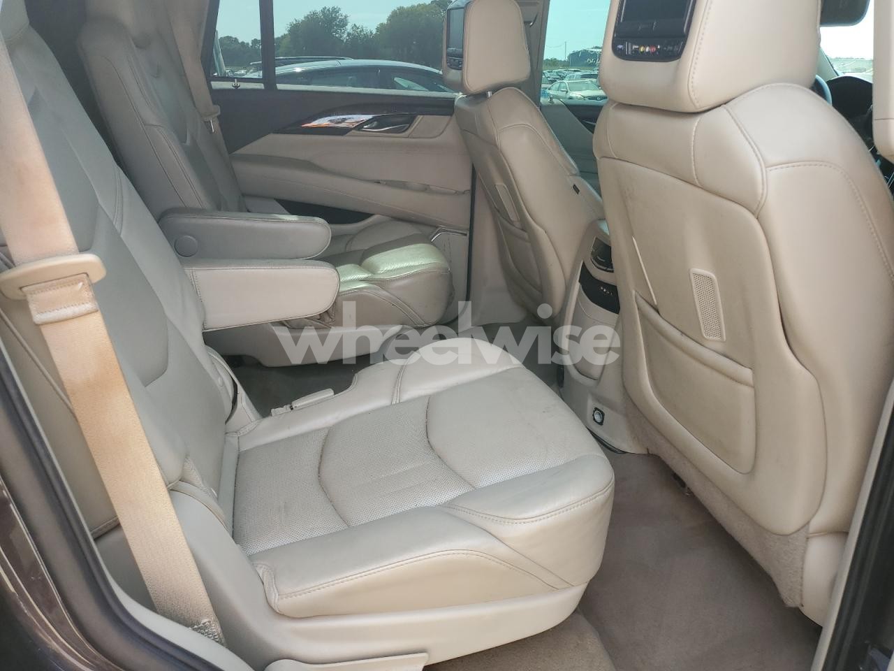 Photo 11 of 2015 CADILLAC ESCALADE PREMIUM (VIN 1GYS4CKJ1FR282958)