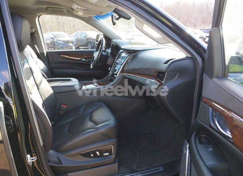 Photo 5 of 2020 Cadillac Escalade ESV 4WD (VIN 1GYS4GKJ2LR270689)