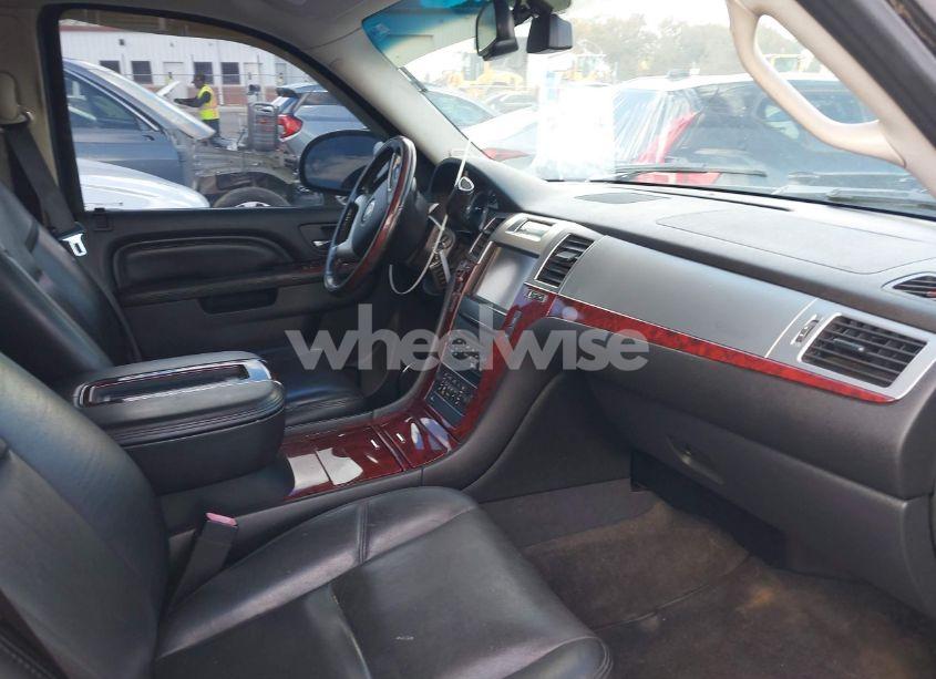 Photo 5 of 2013 Cadillac Escalade ESV LUXURY (VIN 1GYS4HEF0DR297033)