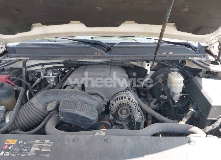 Photo 10 of 2013 Cadillac Escalade ESV LUXURY (VIN 1GYS4HEF1DR228321)