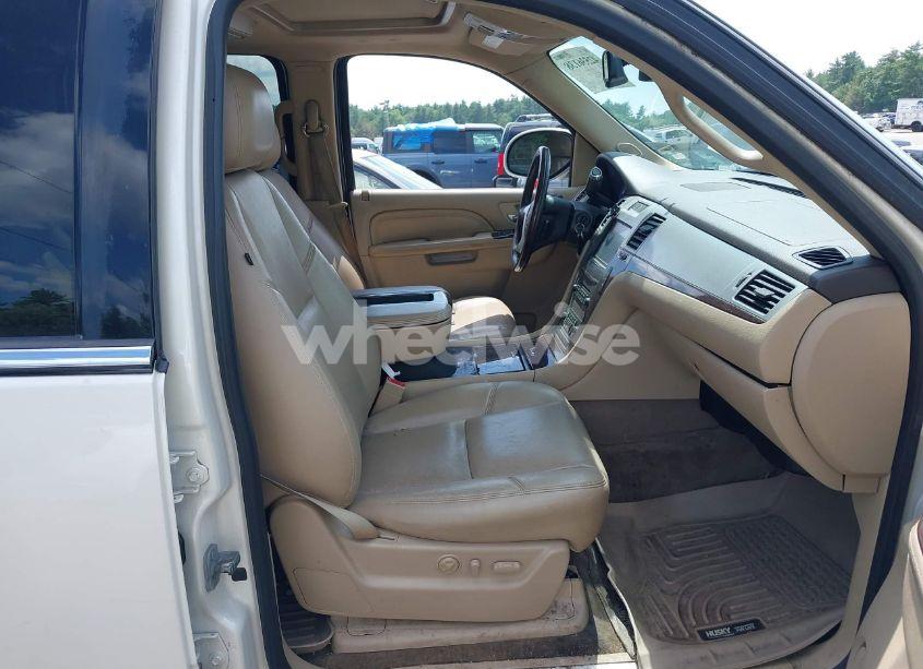Photo 5 of 2013 Cadillac Escalade ESV LUXURY (VIN 1GYS4HEF1DR228321)