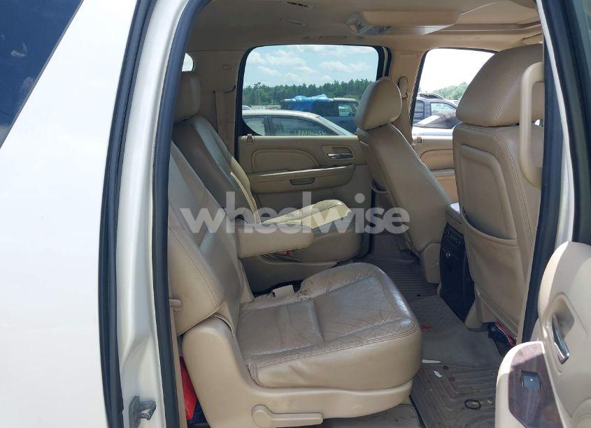 Photo 8 of 2013 Cadillac Escalade ESV LUXURY (VIN 1GYS4HEF1DR228321)