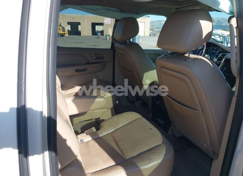 Photo 8 of 2011 Cadillac Escalade ESV LUXURY (VIN 1GYS4HEF9BR203728)